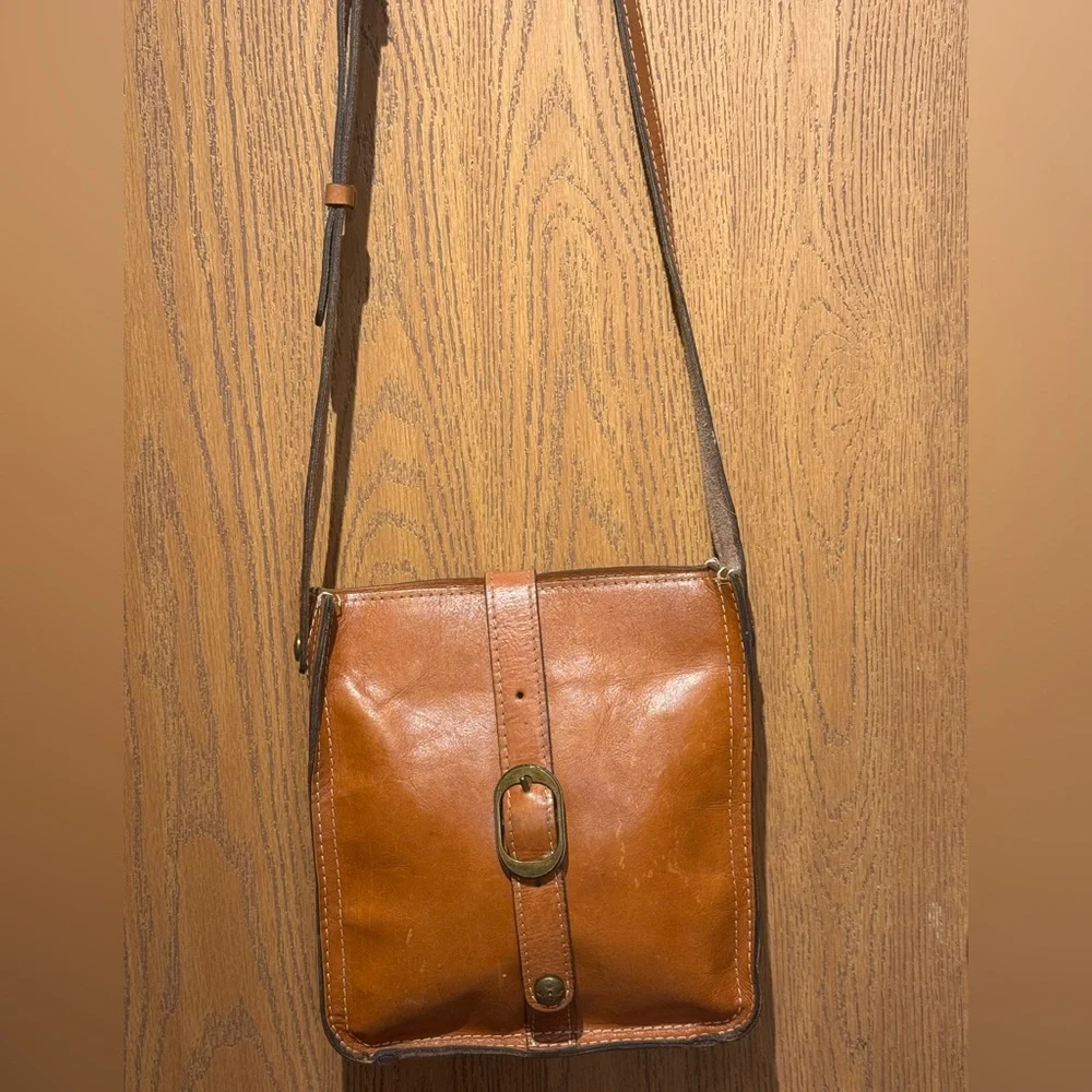 Patricia Nash Venezia Tan Leather Pouch Slim Crossbody Bag.